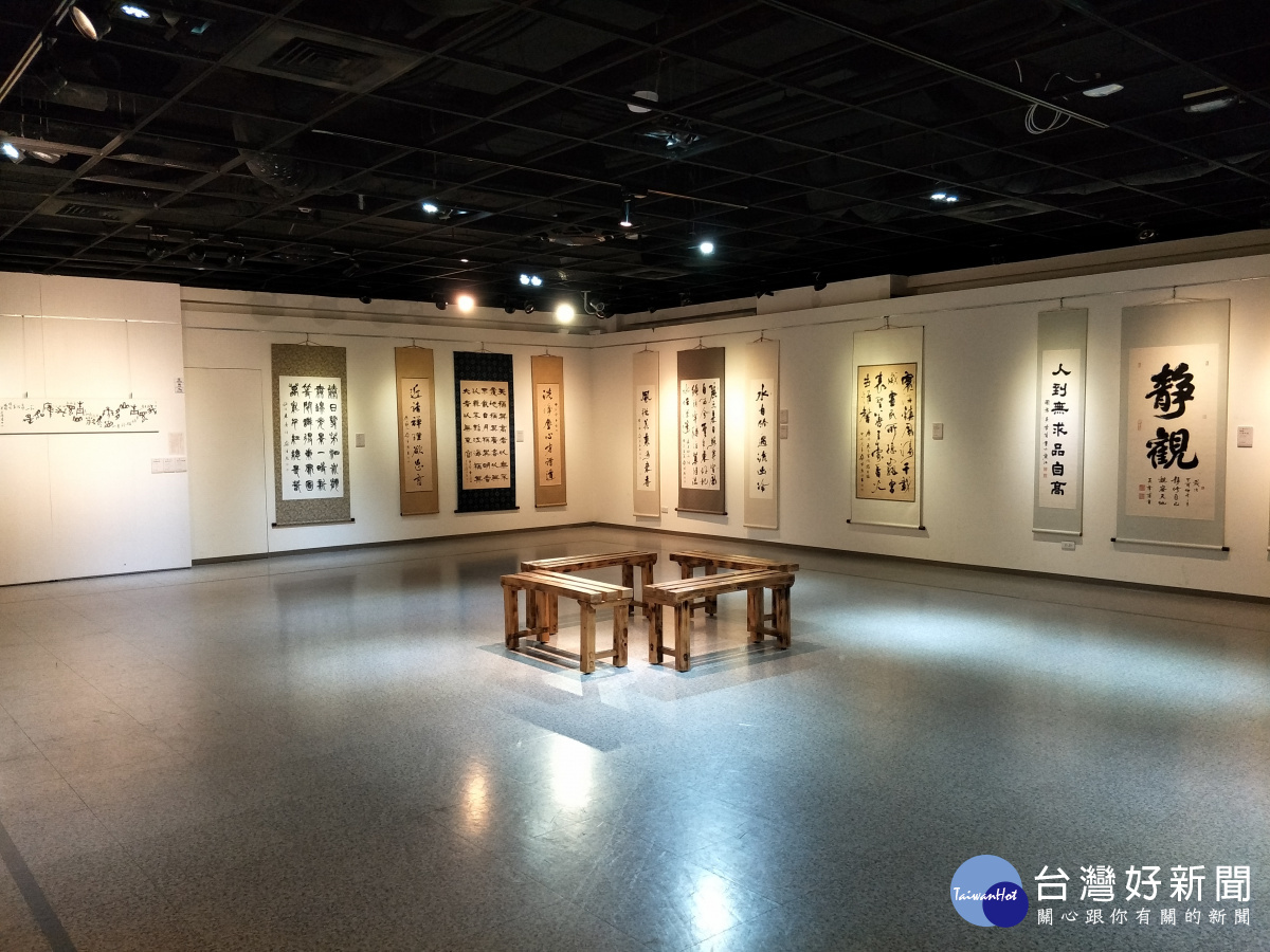 半缸書會書藝聯展作品。圖/記者鄧富珍攝