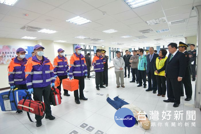 鄭文燦表示,持續更新車輛及裝備,給消防同仁最大的力量、最大的支持。