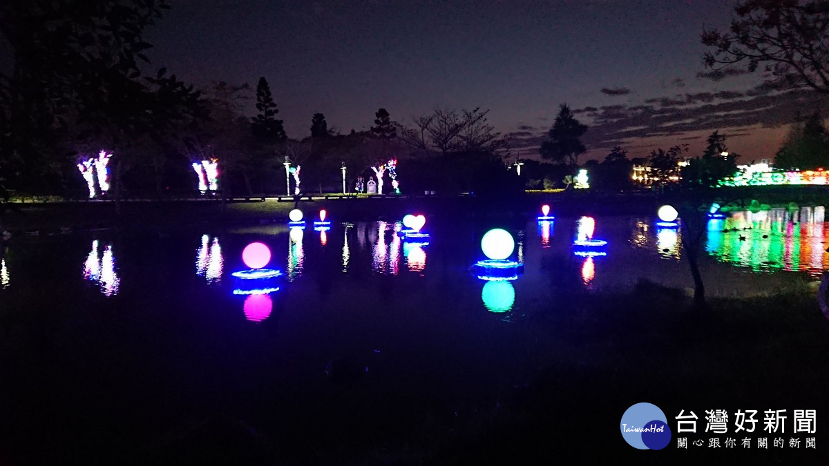 花在彰化「夜間燈會」現場。圖/彰化縣政府提供