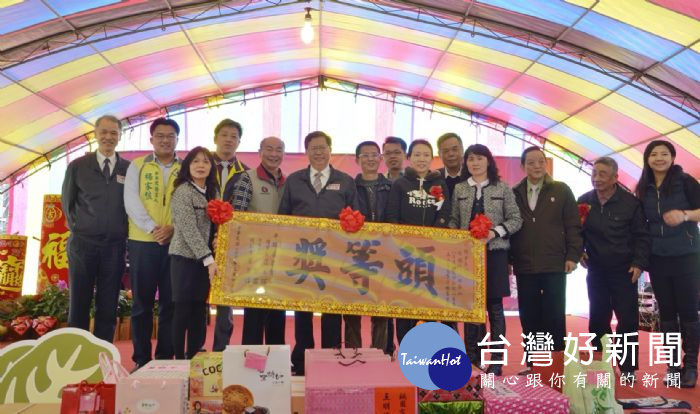 鄭市長表示,將持續支持農會、照顧農民,並打造都市以外的社區新亮點。