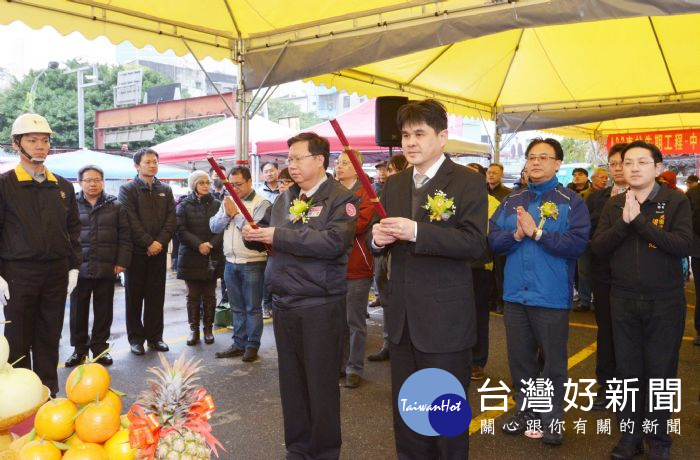 桃園市長鄭文燦前往中壢區中和路、中新地下道路口,出席中新地下道改善措施動土祈福典禮。