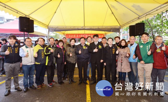 鄭市長表示,決議以中新地下道改善拓寬做為替代道路,將中新地下道拓寬為雙向各3混合車道。