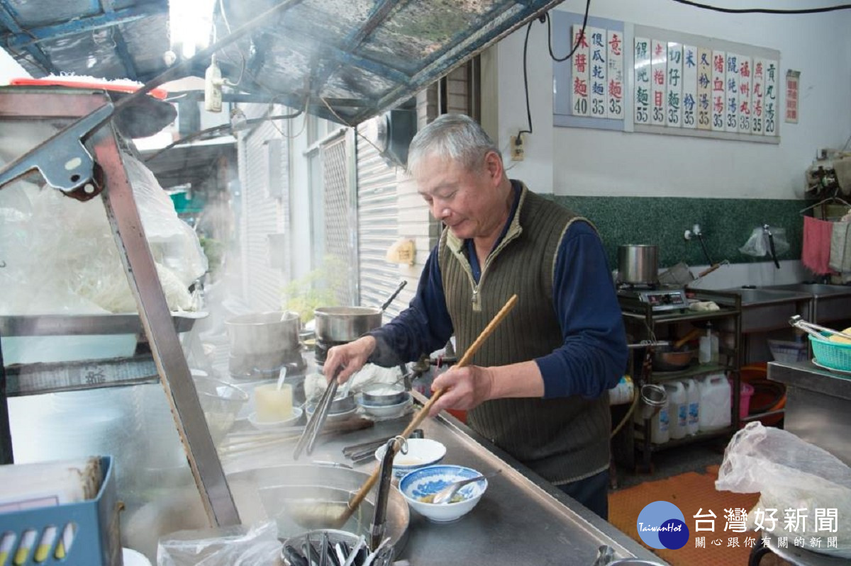 Q彈帶勁麵條淋上特製滷汁 嘉市蘭井街傻瓜意麵傳香60年