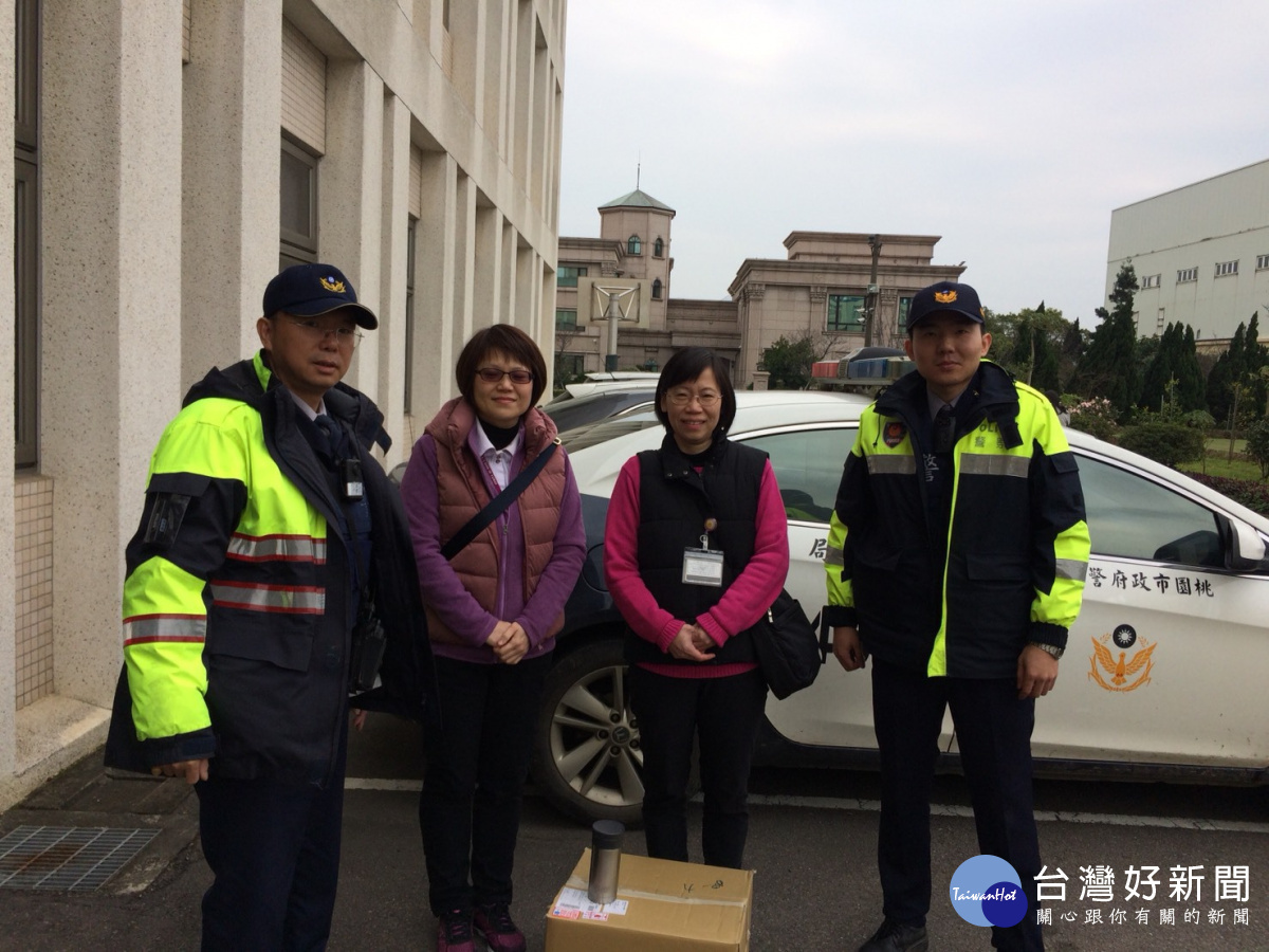 埔頂派出所員警協助轄區鉅〇公司,將龐大資金護送至平鎭區臺灣銀行新明分行存放。