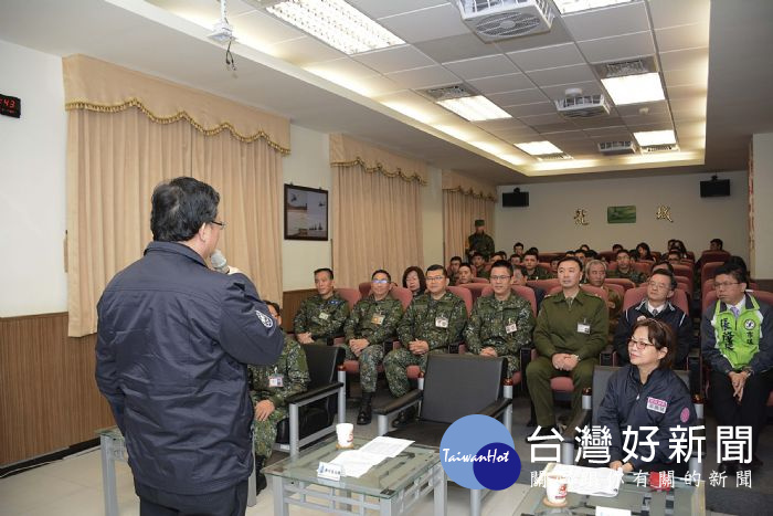 鄭文燦表示,感謝國軍弟兄,在春節期間堅守崗位,也祝福所有國軍弟兄新春佳節愉快。