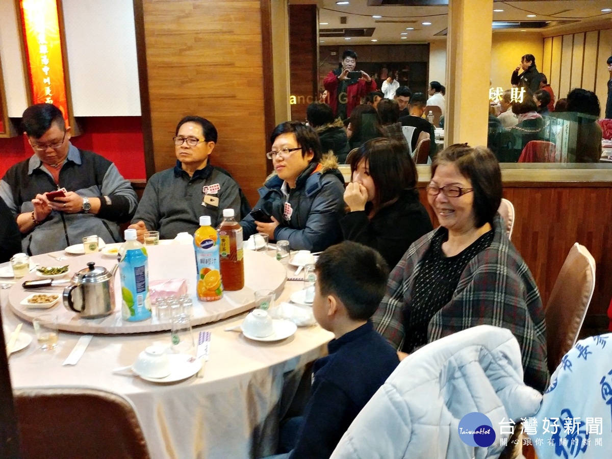 楊麗環辦感恩餐會 民進黨創黨元老許國泰到場支持