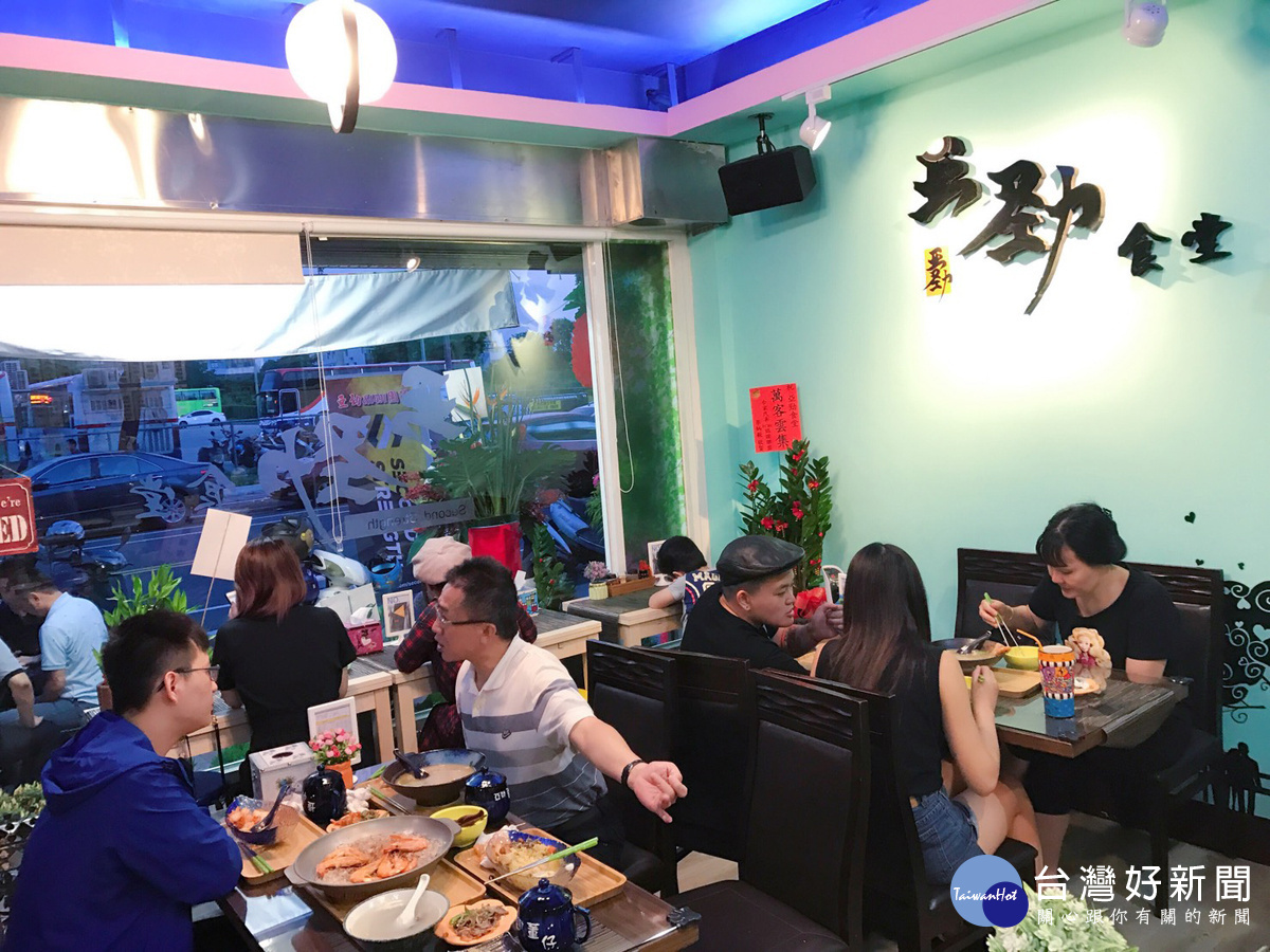 龍珠幣強調具有高度的實用性,結合實體產業,可於亞勁食堂、連鎖咖啡店…使用。