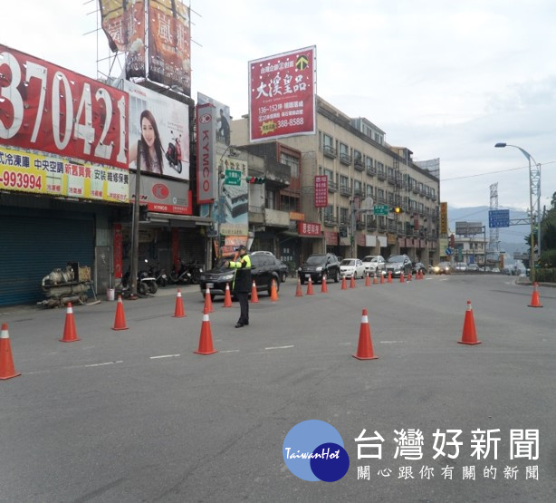 因應春節遊客至大溪和復興旅遊,大溪分局已規劃疏導工作,讓大家玩得痛快。(記者陳寶印攝)