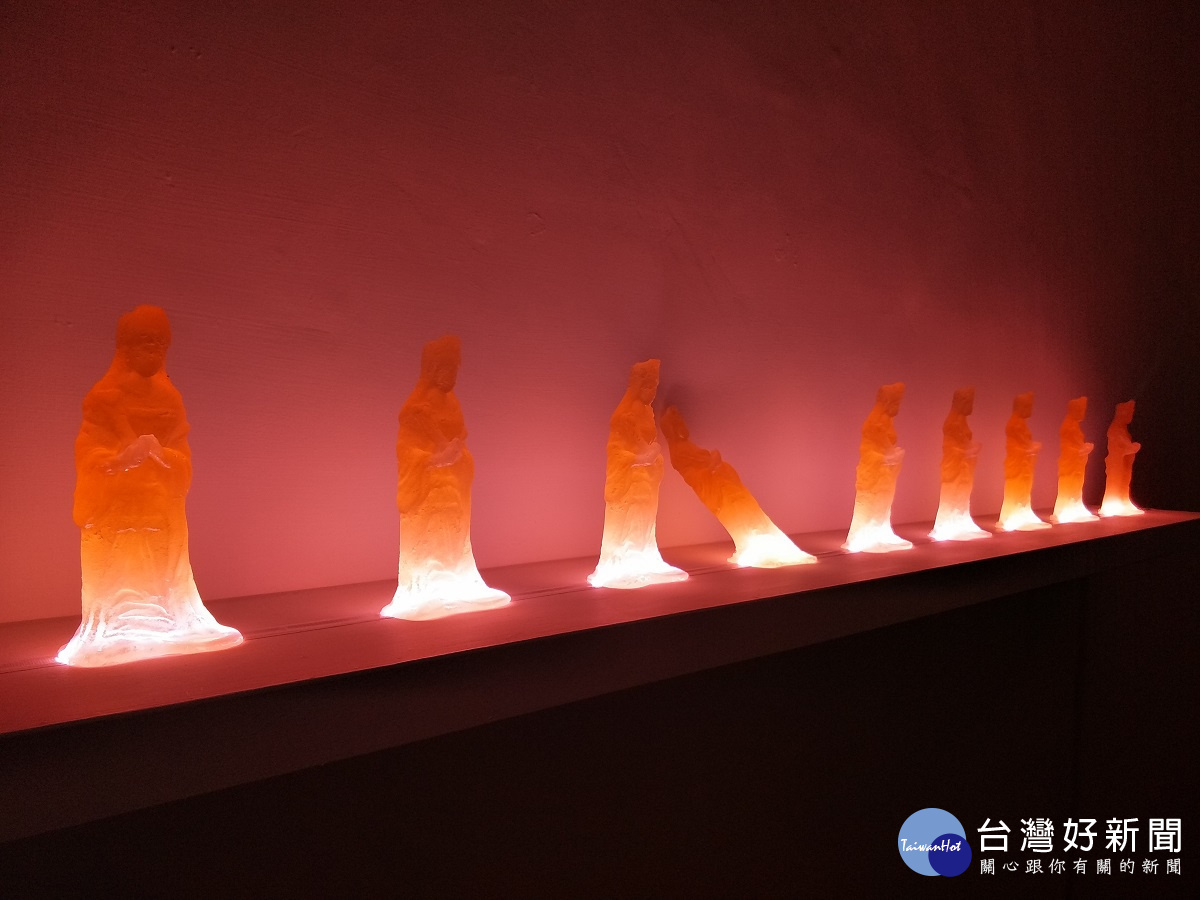 第二屆「出彰化城」藝術展中的糖塑媽祖藝術創作。圖／記者鄧富珍攝