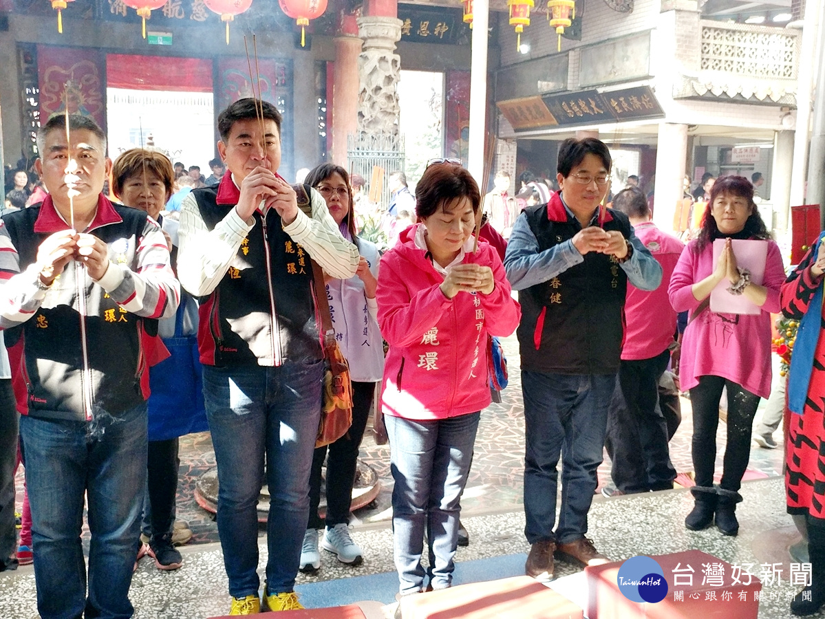 楊麗環初一參香三願 打造桃園成為第一商業大城(在蓮華寺)