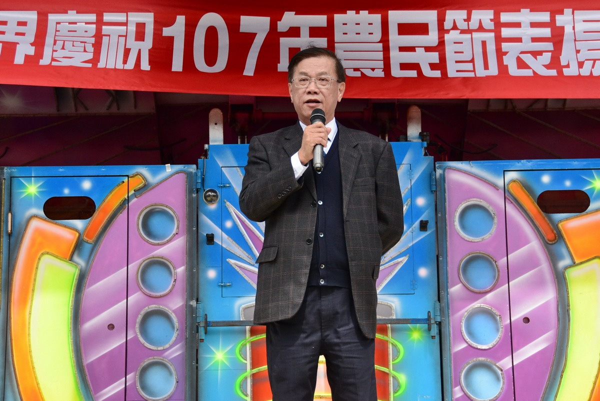 林縣長也期勉農民,精進農業技術,年年豐收,產值不斷提昇。