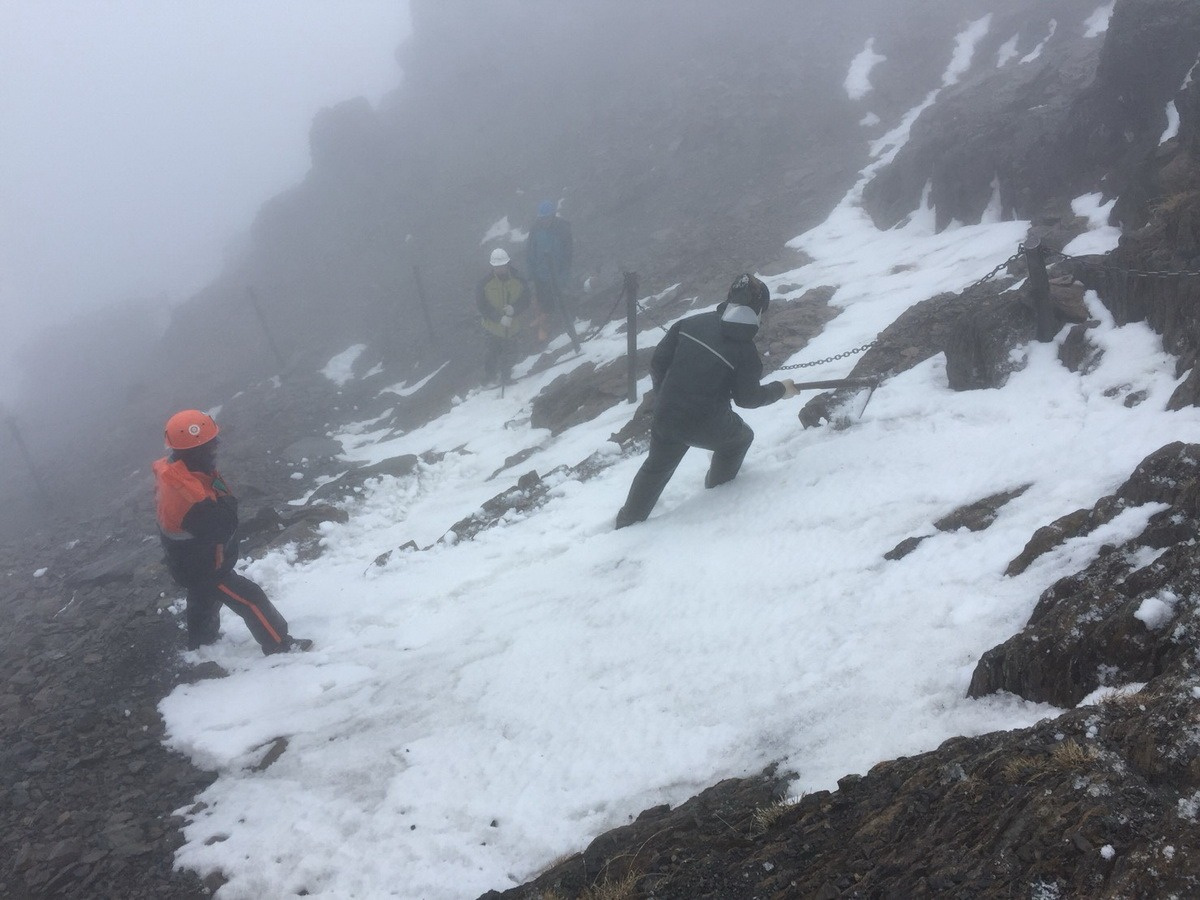 玉山步道部份路段仍有殘雪（圖／玉管處提供）