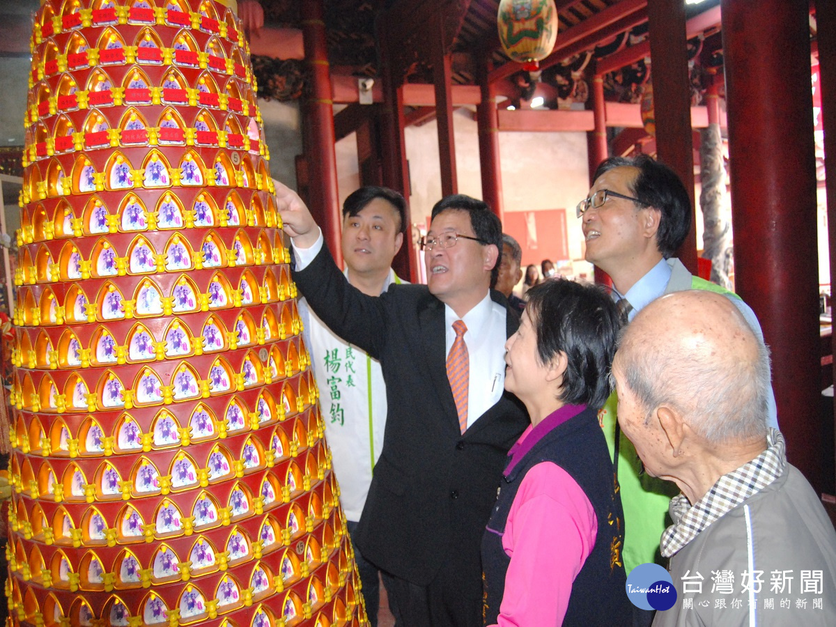 彰市免費為低收戶安奉光明燈 讓弱勢也能受到神明庇佑