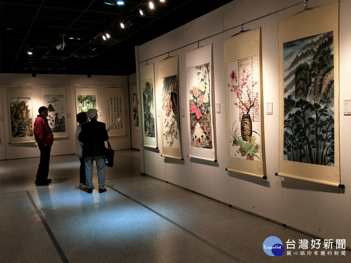 彰化縣松柏書畫學會107年會員聯展創作。圖/記者鄧富珍攝