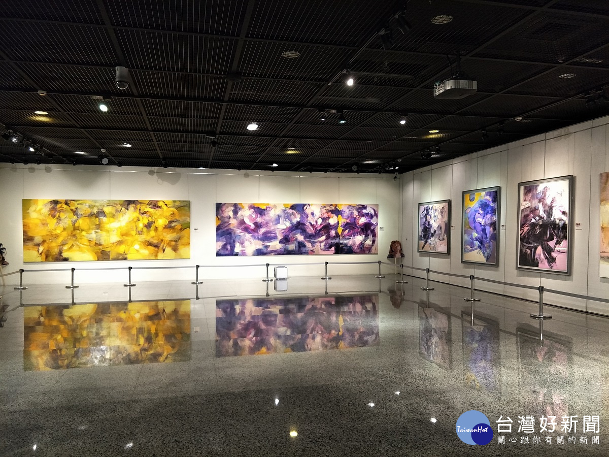 林憲茂油畫創作展「魅影重量空間美學」。圖/記者鄧富珍攝