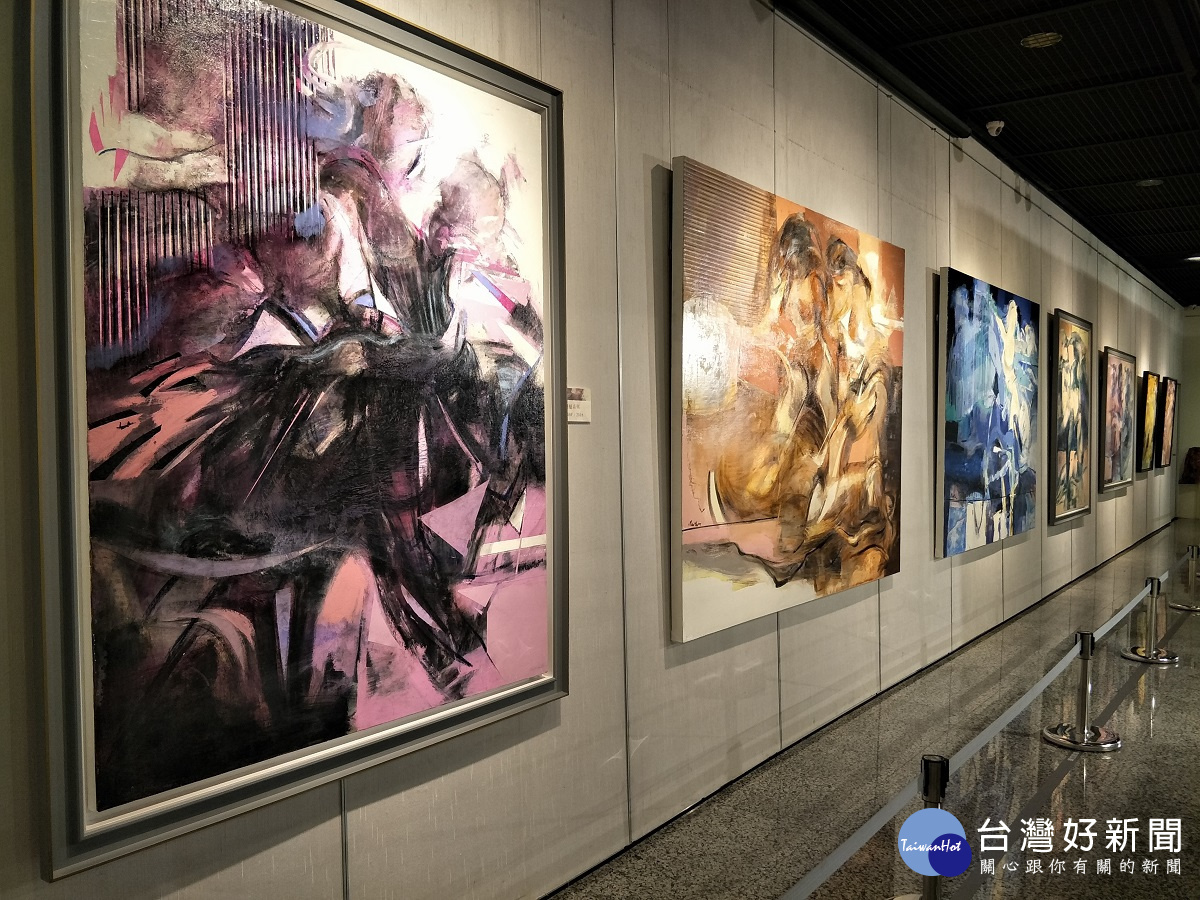 林憲茂油畫創作展「魅影重量空間美學」。圖/記者鄧富珍攝