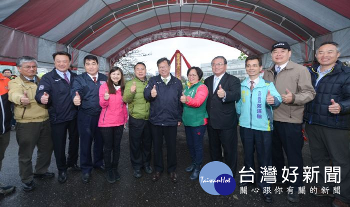 桃園市長鄭文燦前往龜山區,出席「南崁溪上游水質改善工程動土典禮」。
