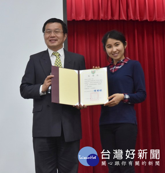 北高校長傅國樑感謝沈芯菱為學校帶來鼓舞振奮的力量,也欽佩她的實踐力。(記者陳昭宗拍攝)