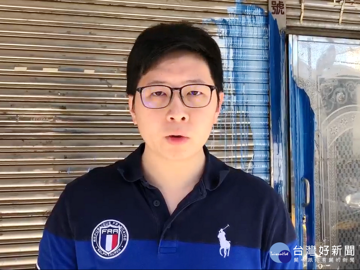 服務處遭不明人士潑藍漆後,桃園市議員王浩宇錄製影片於臉書上發表說明。