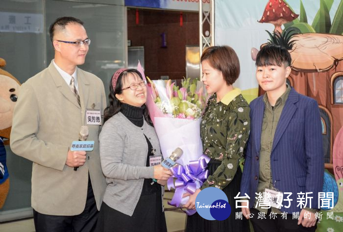 市長鄭文燦期盼,能招募更多的寄養家庭,讓社會充滿溫暖。