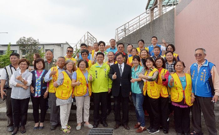 桃園市長鄭文燦,出席「龍潭區大平里集會所增設無障礙設施(電梯)啟用典禮」。