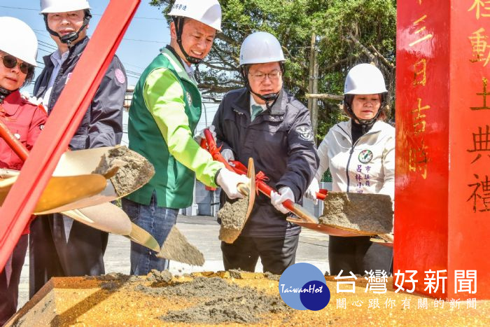 桃園市長鄭文燦，出席「中山路（豐德路至工業區）雨水下水道工程開工動土典禮」。