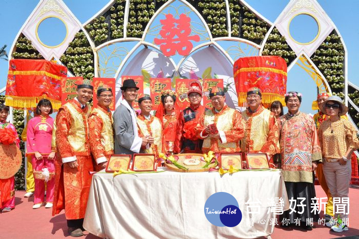 桃園市長鄭文燦,出席「彩芋季主題亮點活動-花田囍事.古禮再現」。