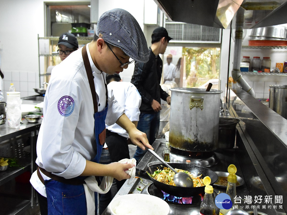 明道大學跨國廚神爭霸賽 外籍學生拿出家鄉料理以食會友