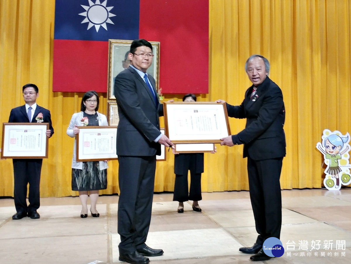 周邦彥是79年畢業的,也是校友會的理事,目前擔任光宇工程顧問公司台中分公司執行副總