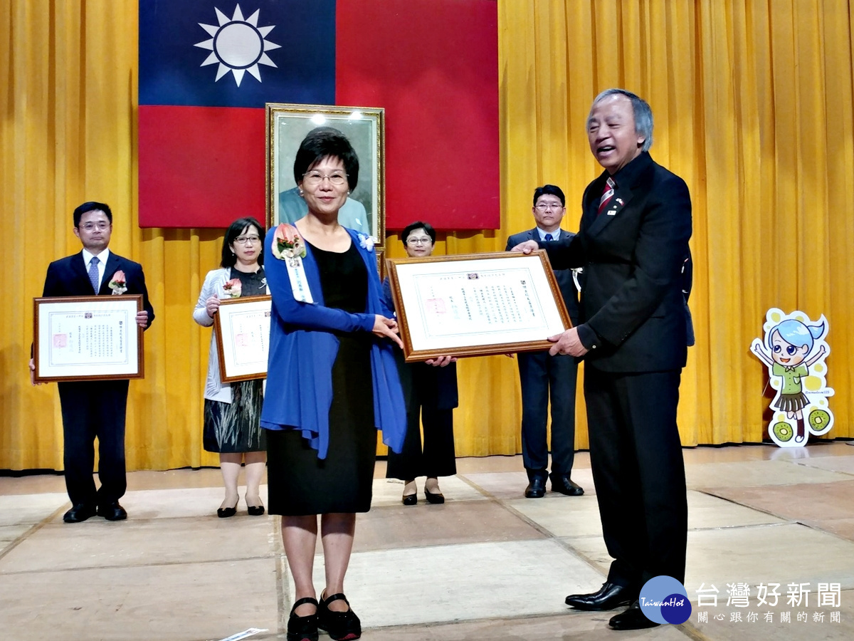 呂秀梅律師,她是73年畢業的傑出校友,目前擔任東昇法律事務所律師