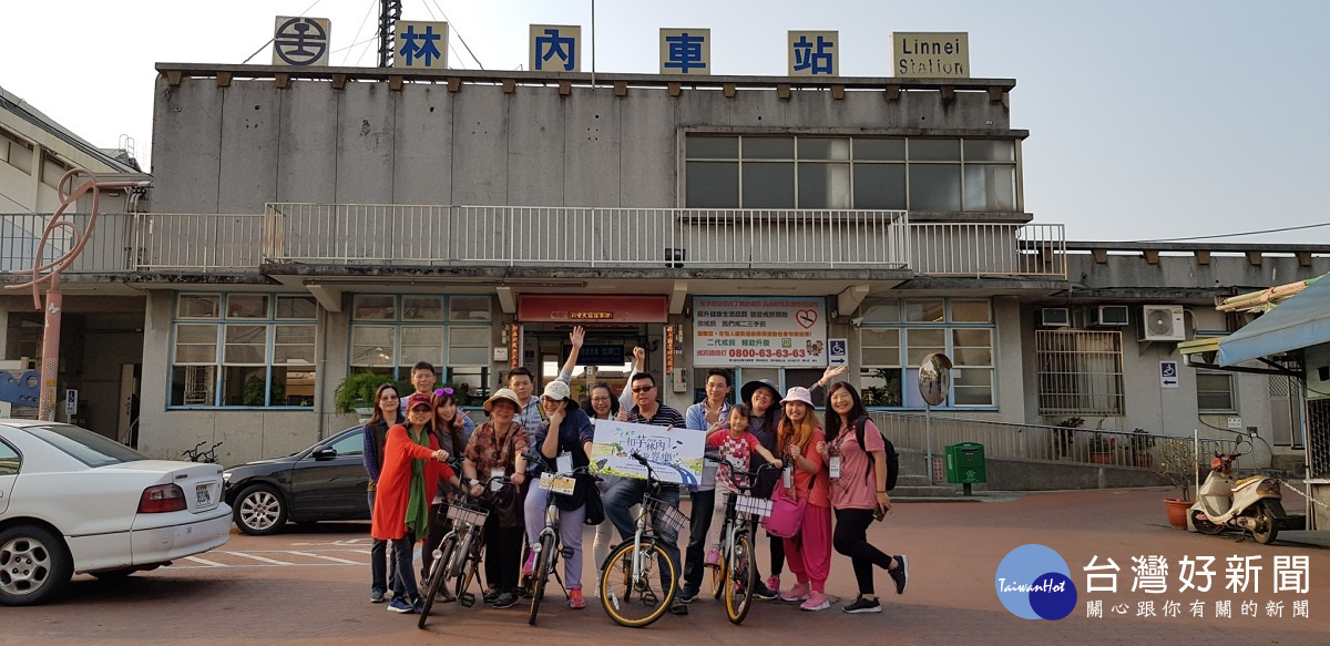 林內火車站下車,騎乘自行車悠遊田園輕旅行。