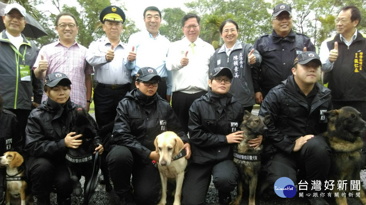 鄭市長表示,8隻緝毒犬到活動現場進行查緝,讓所有前來樂托邦國際音樂季的朋友放心參與。