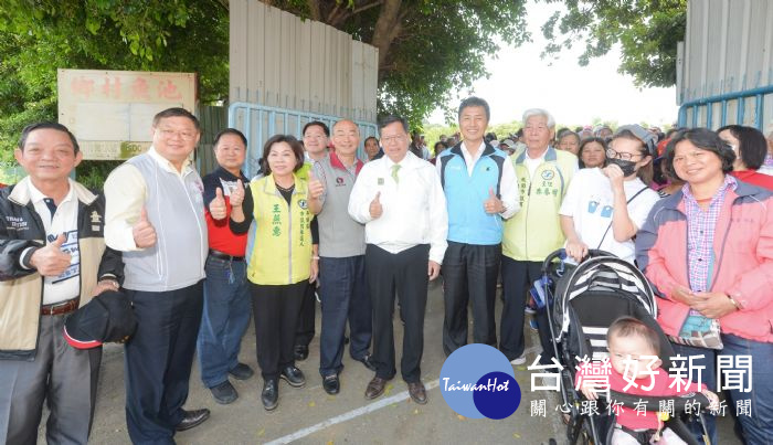 鄭市長表示,南勢休閒魚池將轉型為鍋肚陂生態公園,設置環湖步道、植栽及照明設施,串接成為休閒帶。