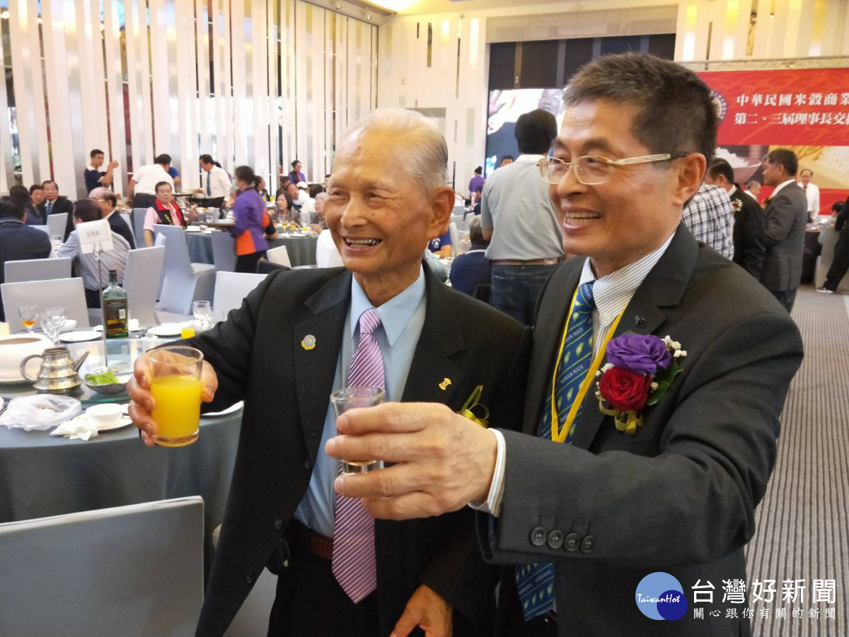 李榮福理事長表示,繼續與政府機關溝通,為會員爭取權益,協助業者走出困境,來開創新局面。