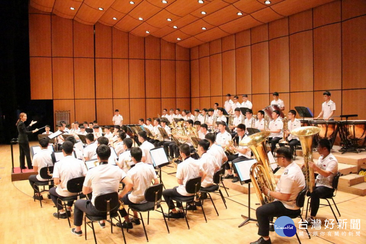 龜尾市-金烏工業高等學校受邀在「2018桃園管樂嘉年華」進行演出。