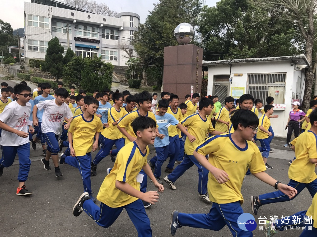 二水國中春季越野賽 學生用運動來愛故鄉