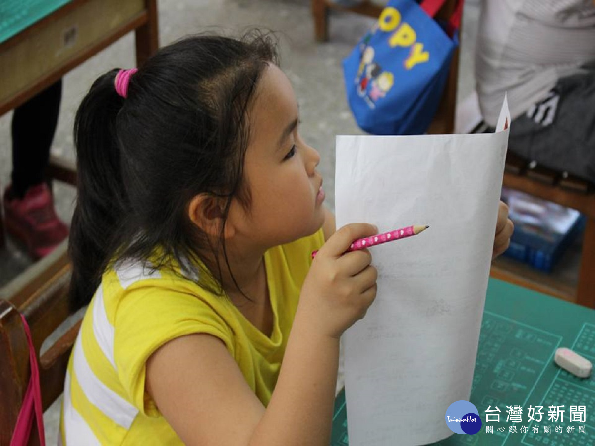 廣興國小推動閱讀10年 如願以償拿下全國「閱讀磐石學校獎」