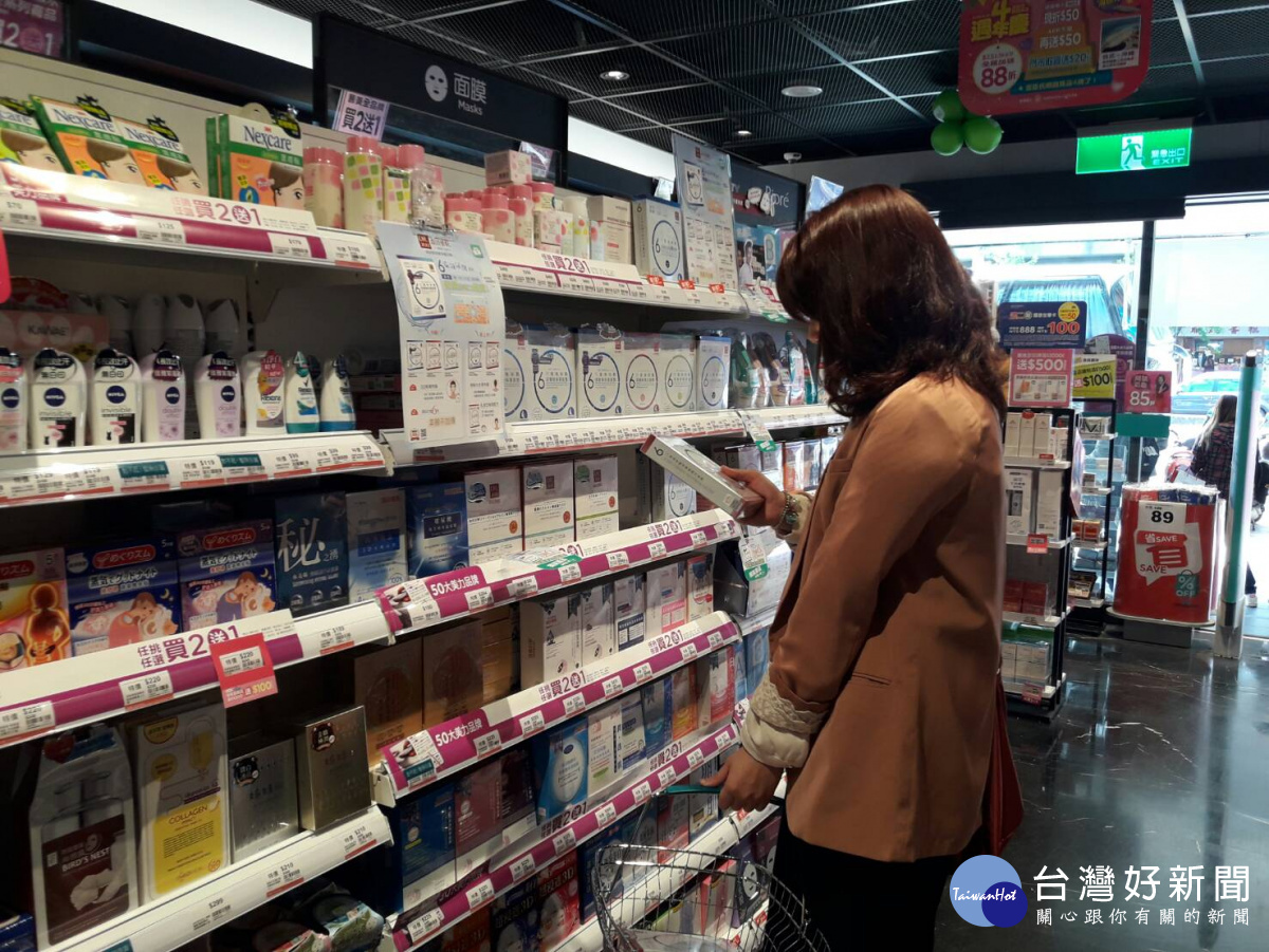 森田藥粧六重玻尿酸面膜結合大、中、小分子玻尿酸獲得日本消費者93%滿意度。