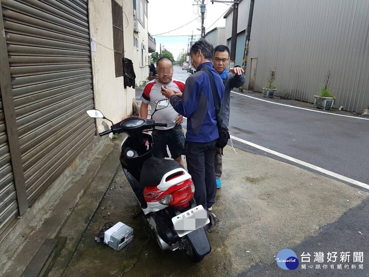 楊梅所所長林祺笙休假仍帶班抓賊,順利逮捕廖嫌到案。