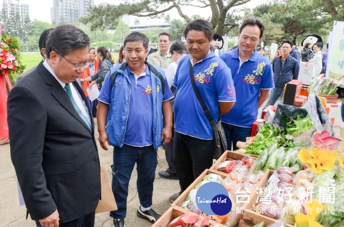 鄭市長表示，市府會全力配合，培養新農民、支持新農業。