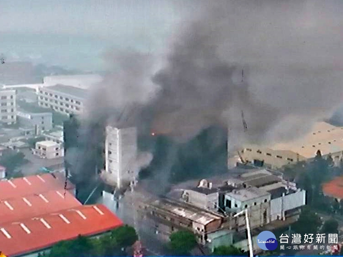 桃園市平鎮區敬鵬工廠惡夜大火，造成7死、1重傷命危、數輕傷慘劇。