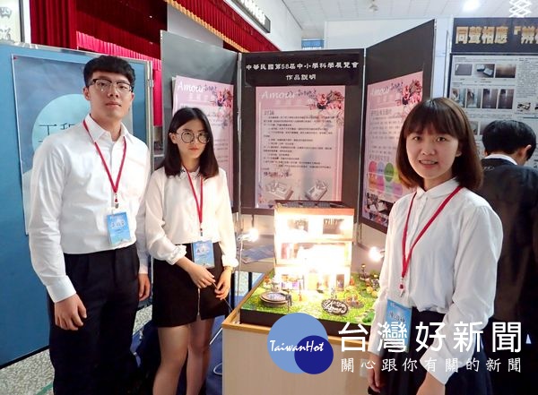 透過開放科學教育展覽、校際間交流學習,開啟學生對科學領域更廣博多元的知識。(記者陳昭宗拍攝)