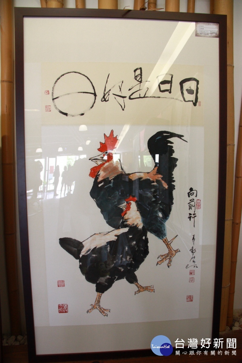 李轂摩大師也捐作品義賣。(記者扶小萍攝)