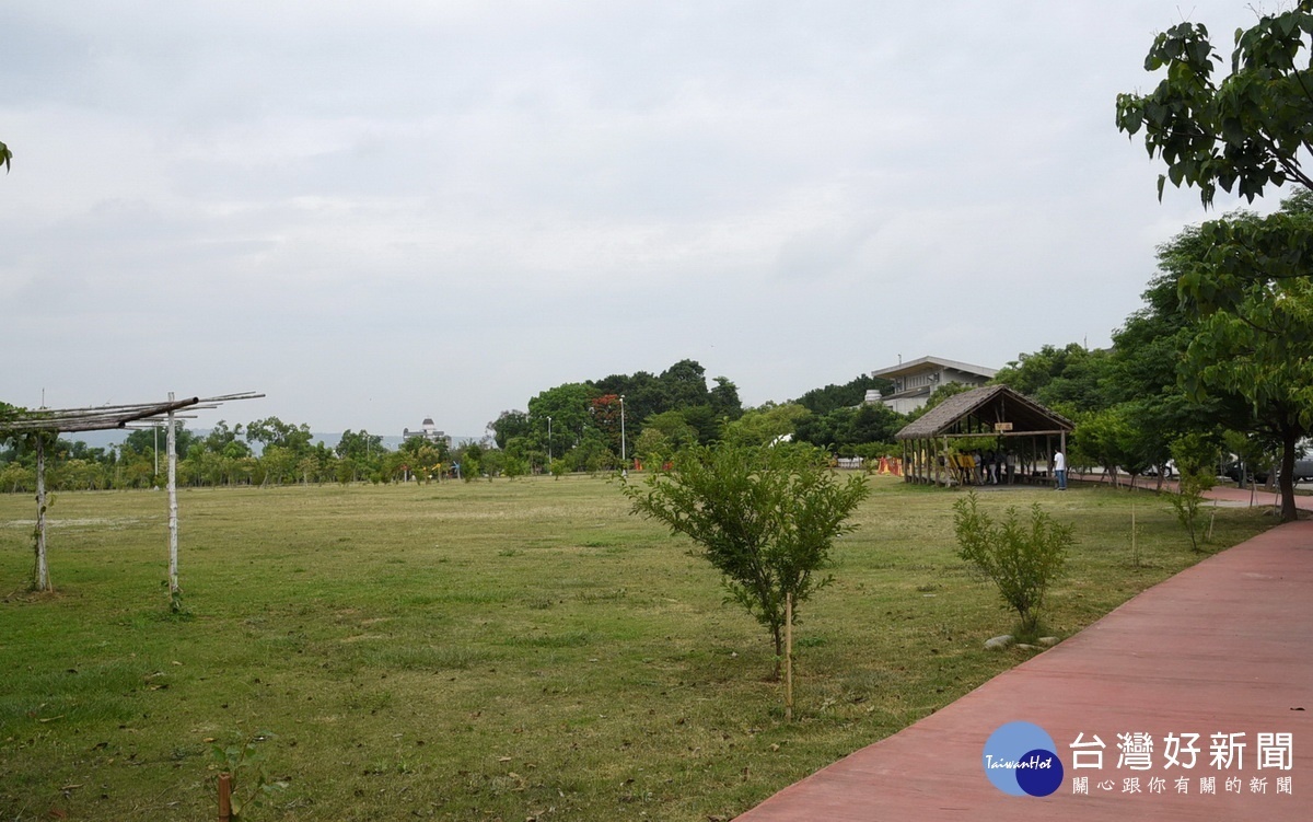 這處園區用地中，產業用地佔12公頃餘。