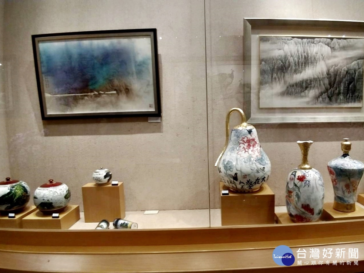 「姹紫嫣紅」在臺華窯展出 李秀芳彩瓷展祝母親節快樂