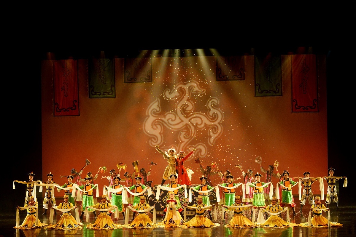 歐陽慧珍舞蹈團演出之「馬奶酒的盛宴」劇照。