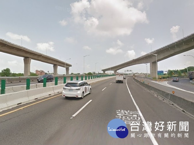 國道2號大園交流道延伸至台61線的國道2號甲線工程,因工程延宕多年,被地方人士稱為「天空斷橋」。(圖/翻攝GoogleMap)