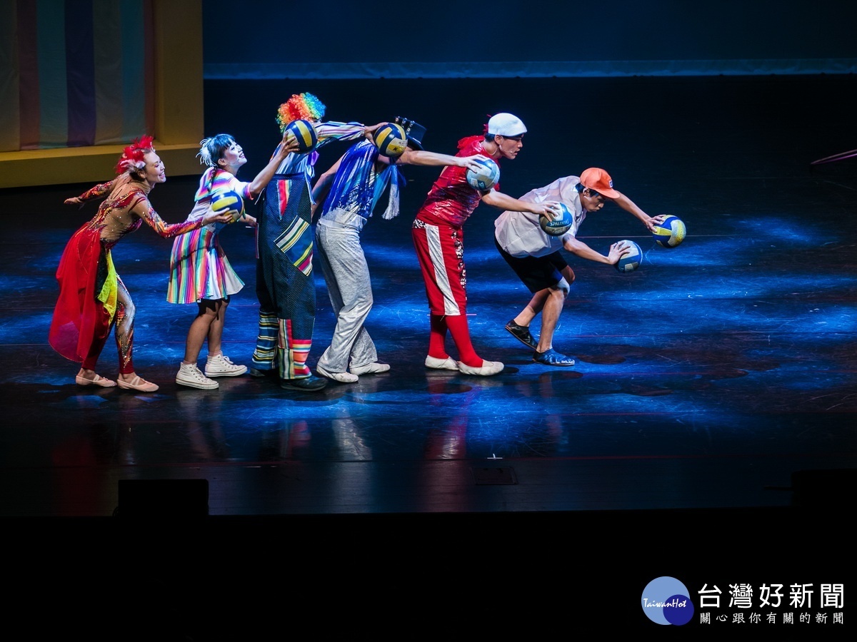 2018桃園藝術巡演」將由「新象創作劇團」為桃園市民帶來劇情感人、特技精彩的雜技兒童劇《想飛》。
