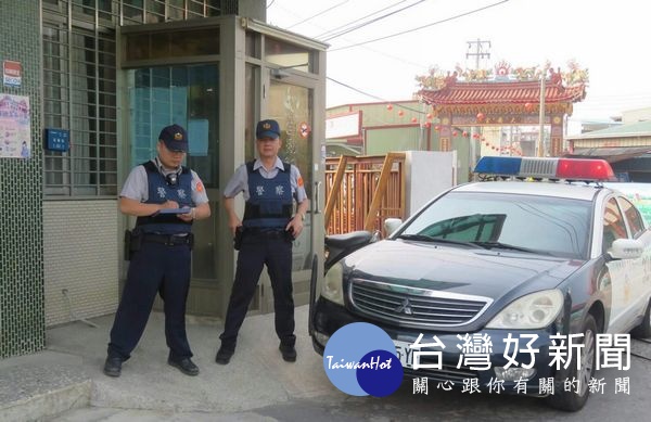 警方加強轄區金融機構安全維護，亦經常實施防搶演練工作，降低損失風險，確保金融機構及民眾提領款之安全。（記者陳昭宗拍攝）