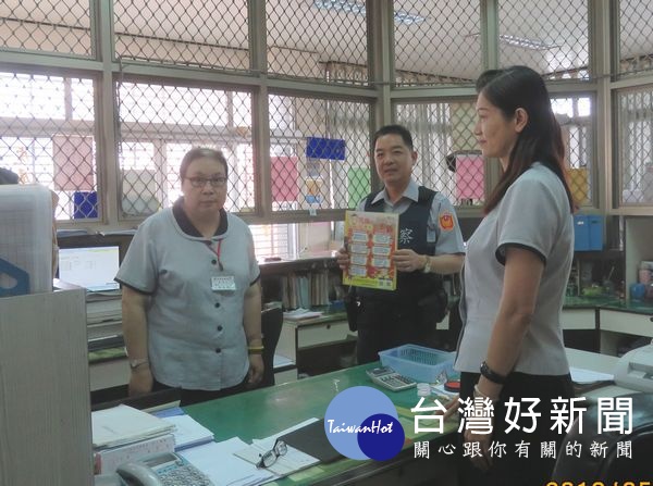 落實犯罪預防 東屯警防搶演練暨防詐宣導